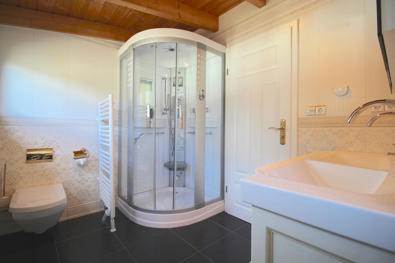 Himmelschloesschen & Chalet Rose Garmisch-Partenkirchen Exteriör bild